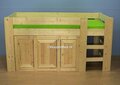 Halfhoogslaper-met-trap-en-kast